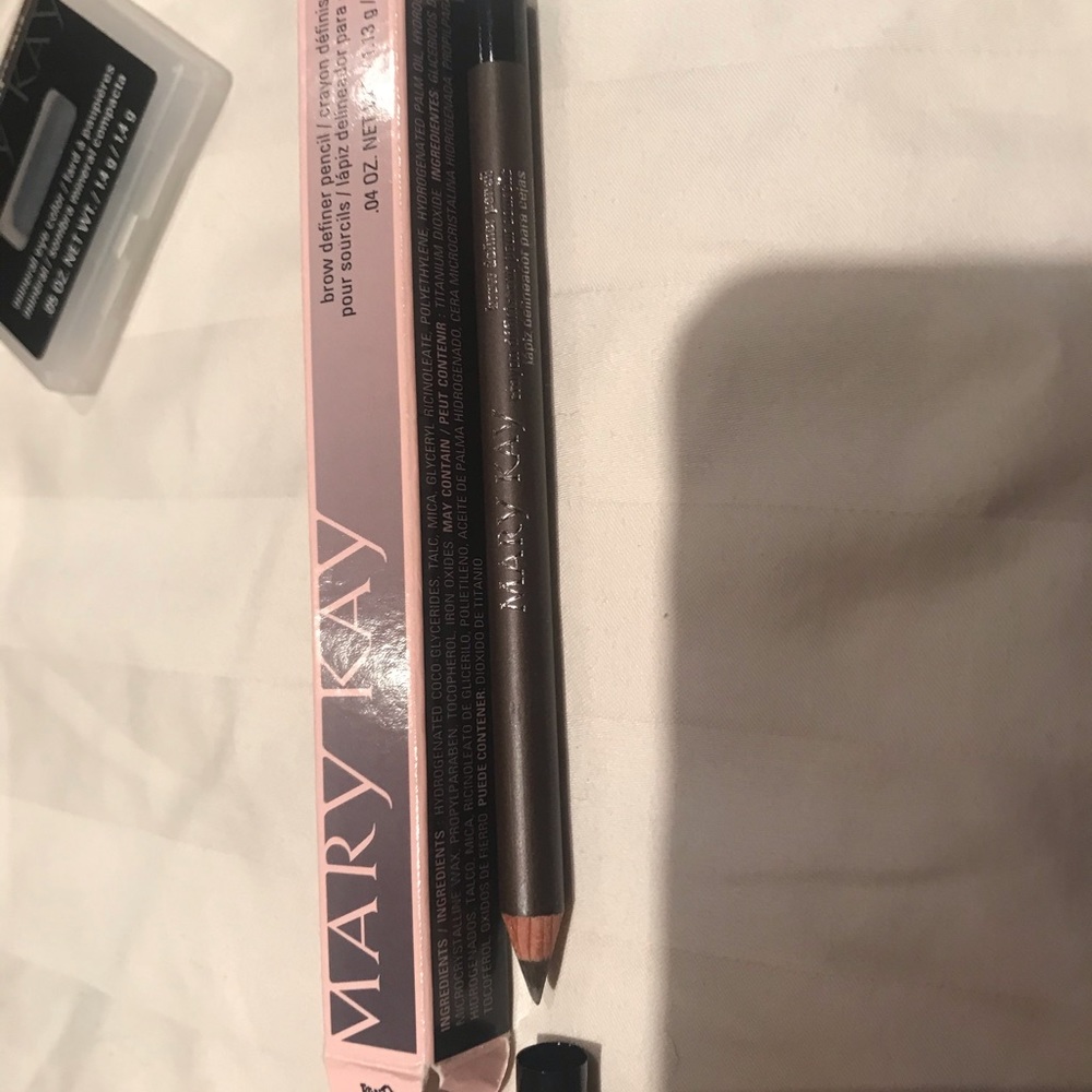 Mary Kay makeup bundle - Picture 5 of 7